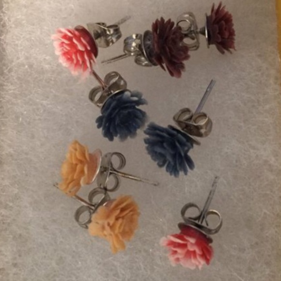Four Flower Stud Earrings- Red, Blue, Yellow, Brwn - Picture 3 of 5